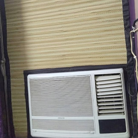 window AC Chick